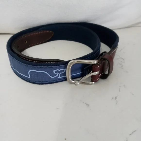 Vineyard vines brown leather navy blue Large Whale Pattern Belt Size 30 - Picture 2 of 6